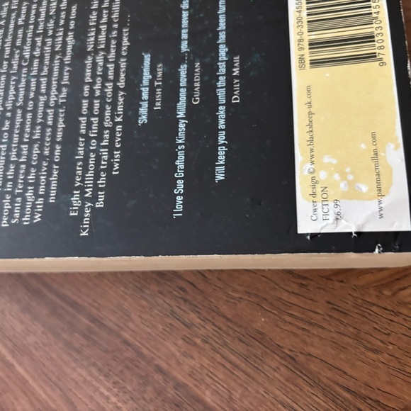 Sue Grafton Alphabet Book Series Bundle of 2 - Picture 6 of 11